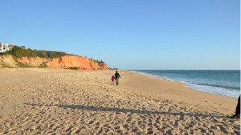 Praia do Garrão Nascente, Portugal