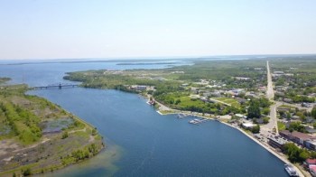 Poca corrente, Canada