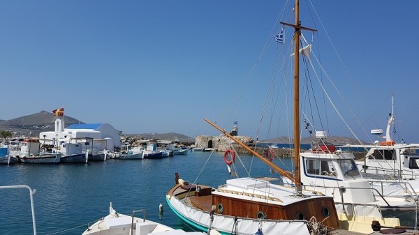 Paros