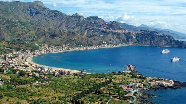 Temperatura dell acqua a Giardini Naxos nel Mar Mediterraneo adesso