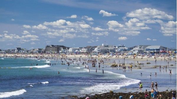 Hampton Beach, NH: Your Comprehensive Guide to Water Temperature and More